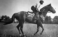 Flashback: Man o’ War cruises in the 1920 Jockey Club Gold Cup